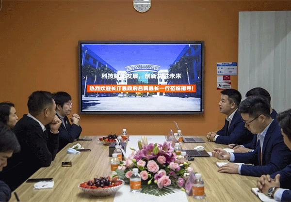福建省长汀县吕莉县长一行莅临摩登7平台视察指导-9.png